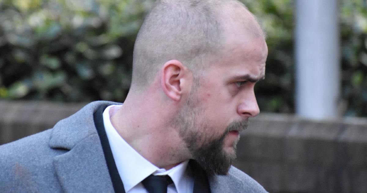 Police worker who shared dead body image on WhatsApp jailed for two years - Vimarsana News