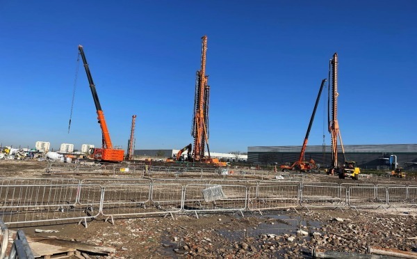 Workers are now piling to create stable foundations for the new incinerator. Image: NLWA