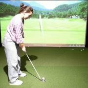 Gazette reporter Juliette Fevre tees off before analysing her posture - and her hair - on the analysis.