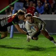 Tom Parton scores a try for Saracens at Harlequins