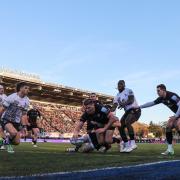 Owen Farrell scores a try for Saracens against Bristol